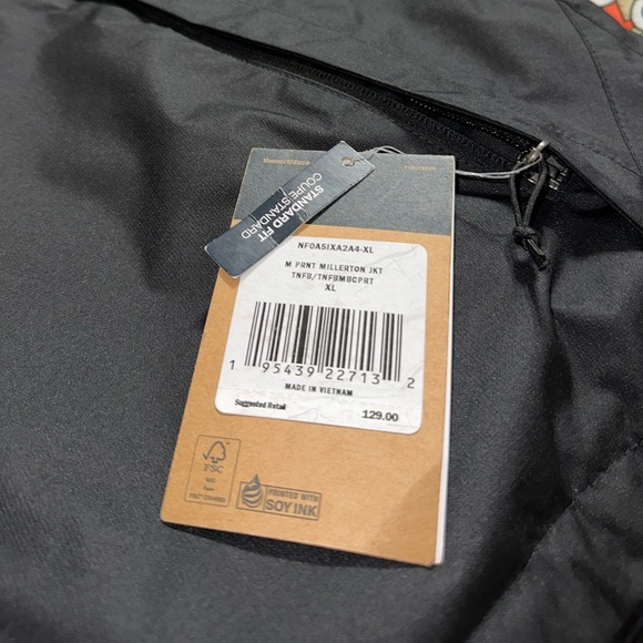NORTH FACE RAIN JACKET WITH HUGE LOGO ON ARM AND BACK BRAND NEW WITH TAGS - Picture 5 of 5